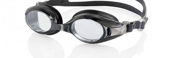 lunettes de piscine à la vue